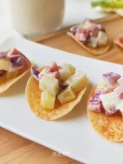 Chip salad