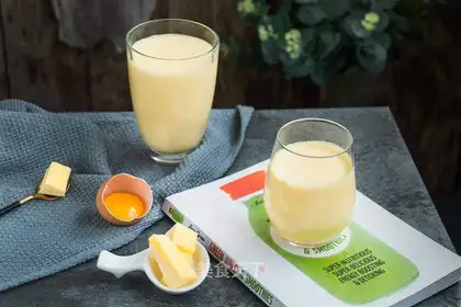Vanilla egg cream sauce