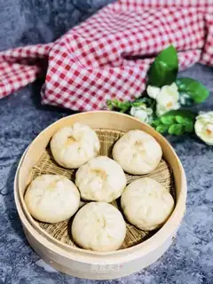 Pork radish bun