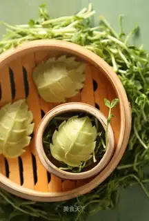 Vegetable leaves