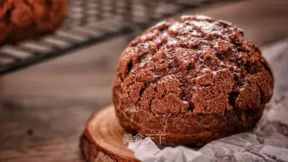 Chocolate-skinned puffs
