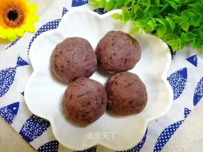 Red bean pie