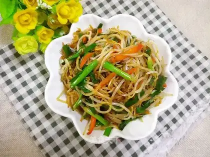 Soccer bean sprouts