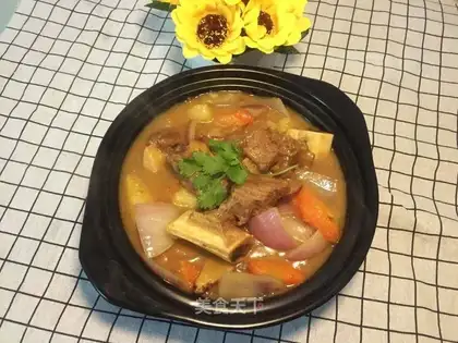 Curry steak and potatoes