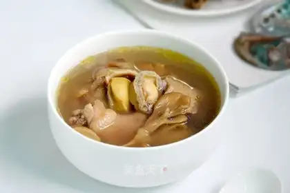 Grey tree flower abalone chicken soup