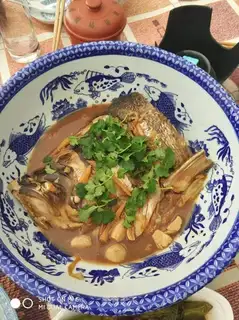 Fat fish head