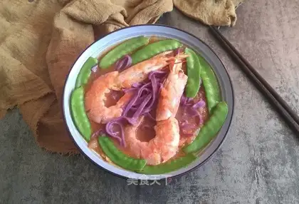 Potato tomato shrimp noodles