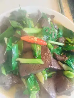 Garlic seeded duck blood
