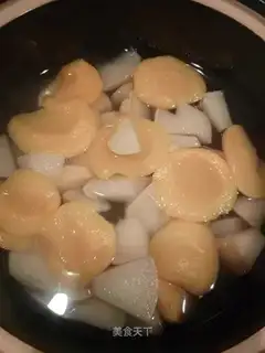 Peach cans of ice cream