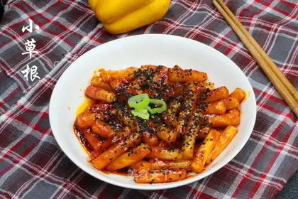 Hot fried rice cake