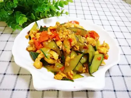Precious cucumber fried eggs