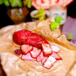 Honey sauce and roast meat