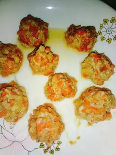 Steam carrot chicken meatballs