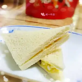 A broken egg sandwich