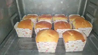 Orange sauce cupcakes