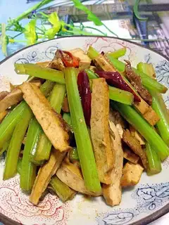 Celery fried dry