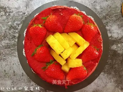 Red velvet fruit cake