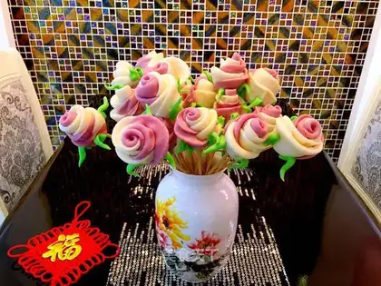 Rose buns