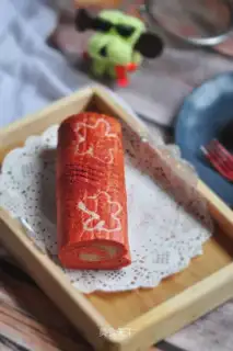 Red velvet cake rolls