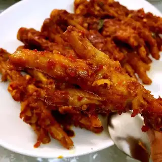Hot chicken claws