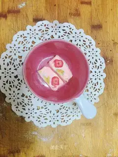 ♪ Little rose a cow with sugar ♪