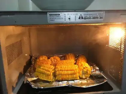 Microwave butter roasted corn