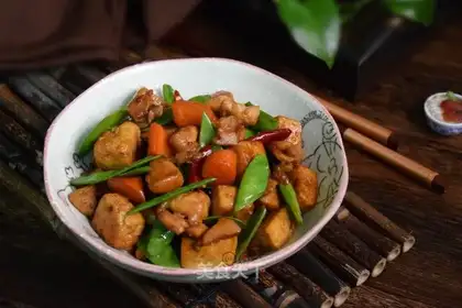 Red roasted chicken tofu