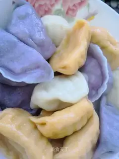 Three-colour dumplings