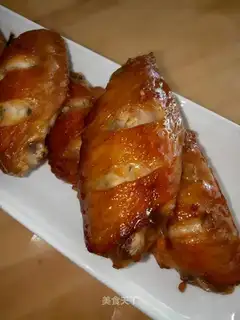 Honey-cooked chicken wings