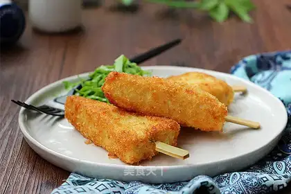 Cricket chicken cake