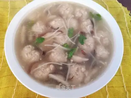 Fungus meatball soup