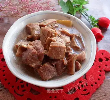 A little pot of lamb stew