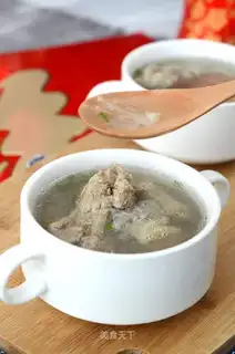 Fish fin ribs soup