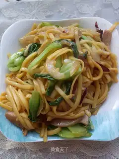 Fried corn noodles
