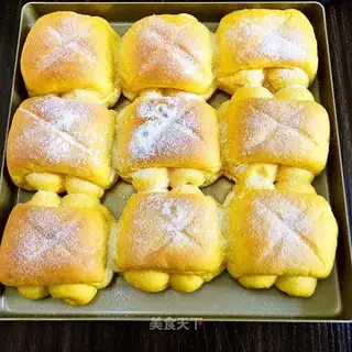 Pumpkin rolls