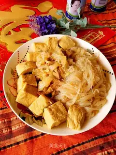 A sour fan with frozen tofu