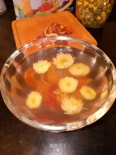 A tea on the mountain of daisies
