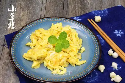 Garlic fried eggs