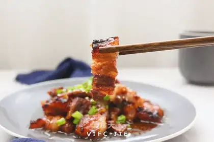 The fork sauce is roasted with five flowers