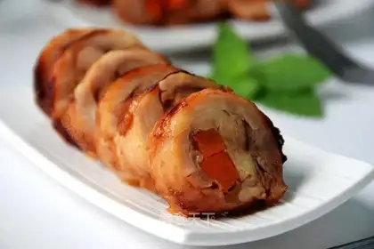A chicken ham roll