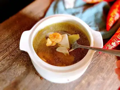 Chicken soup with dried fish