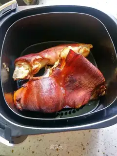 Souffle pig hoof