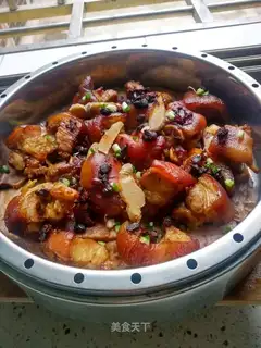 Potato steamed pig feet