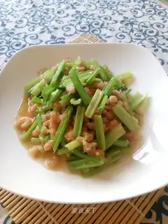Shrimp celery