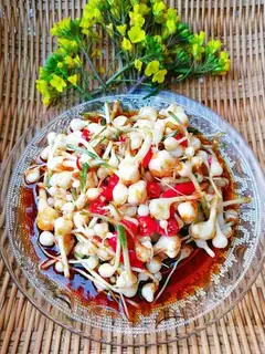 Pickled garlic