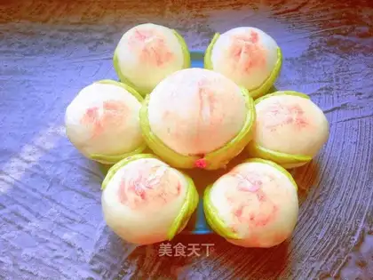Steaming peaches