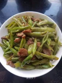 Four-season bean fried meat