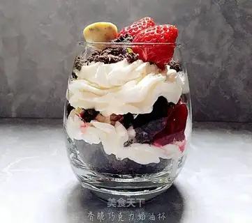 Chocolate cream cups