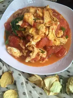 Tomato fried eggs
