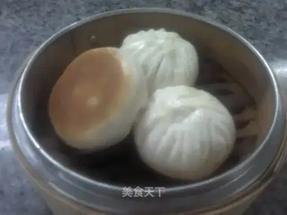 Pan-fried chicken steamed buns with black pepper
